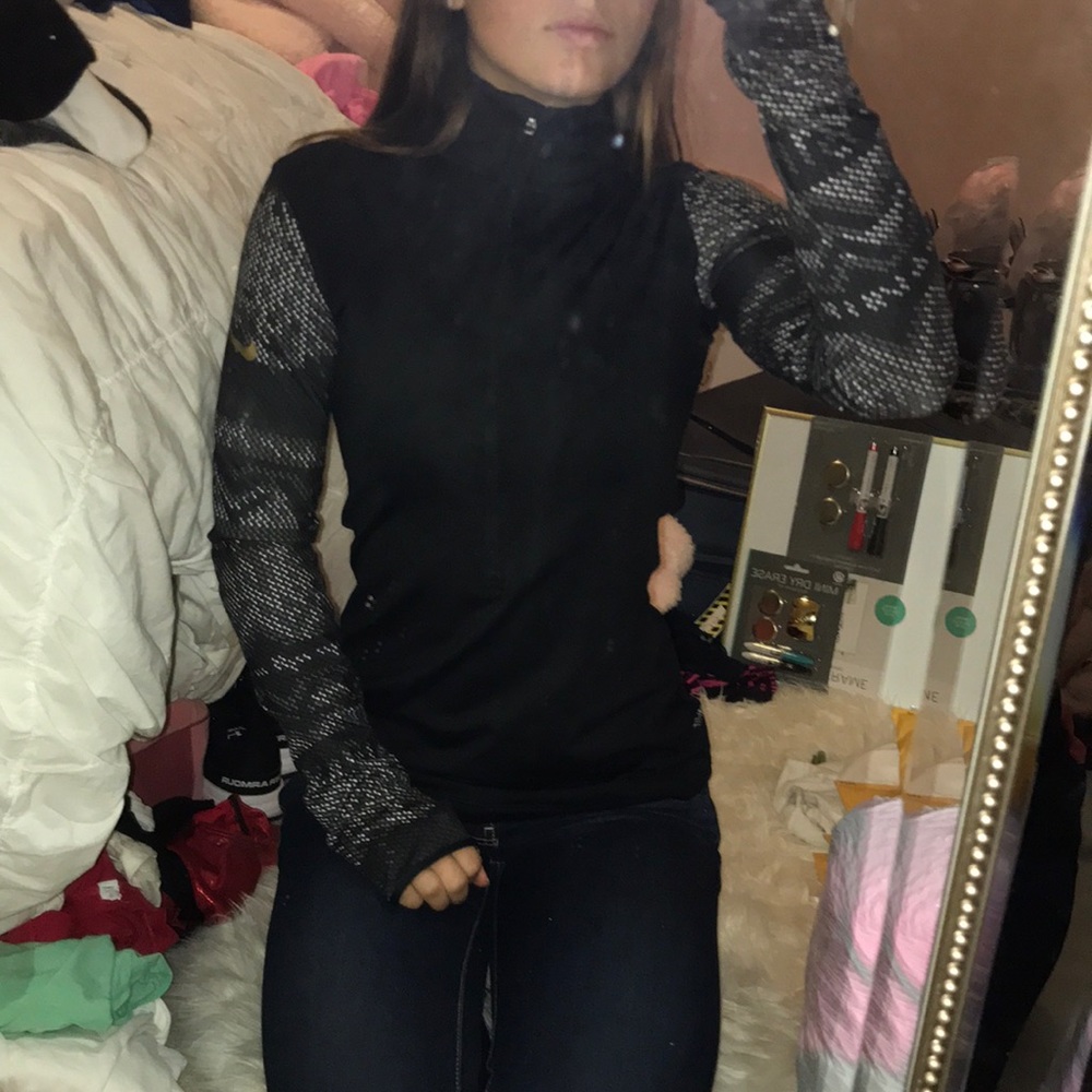 Quarter zip Nike pro shirt!!